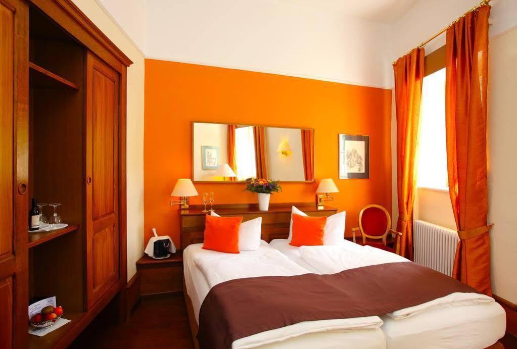 Hotel Domhof Speyer Bagian luar foto
