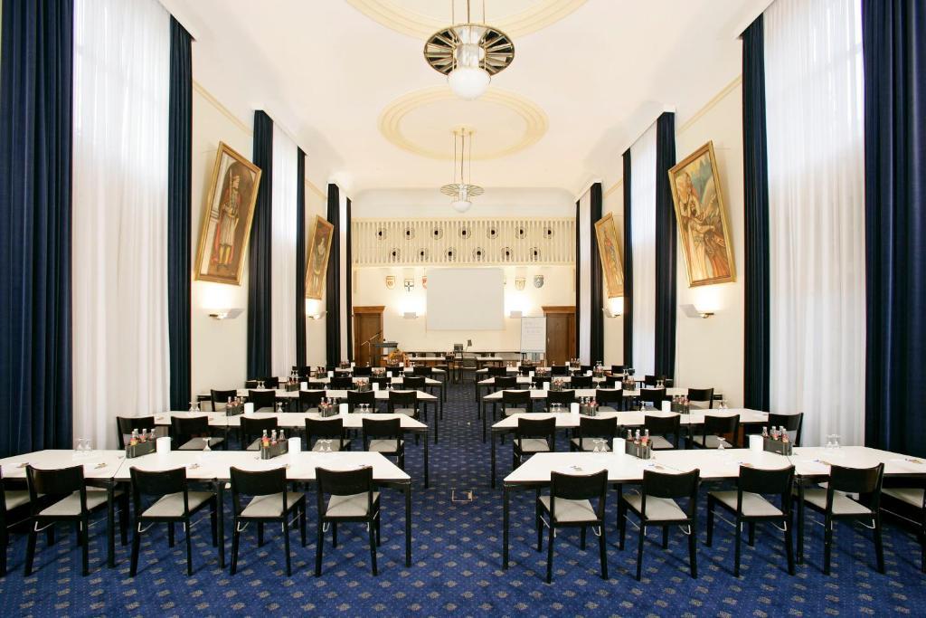Hotel Domhof Speyer Bagian luar foto